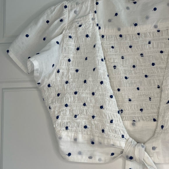 American Eagle Cropped Short Sleeve Front Tie Shirt Polkadot Size Small - Picture 4 of 13